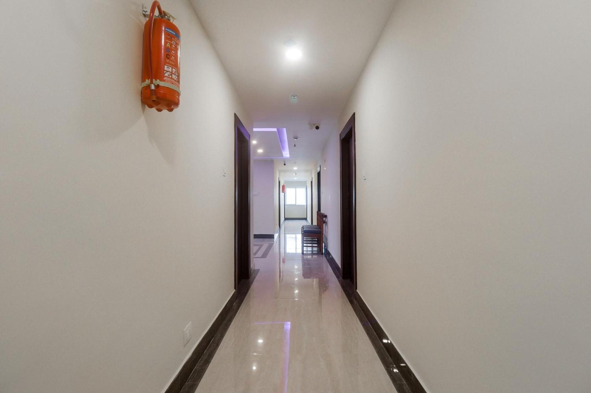 Townhouse Dj Grand Hotel Tirupati Exterior photo