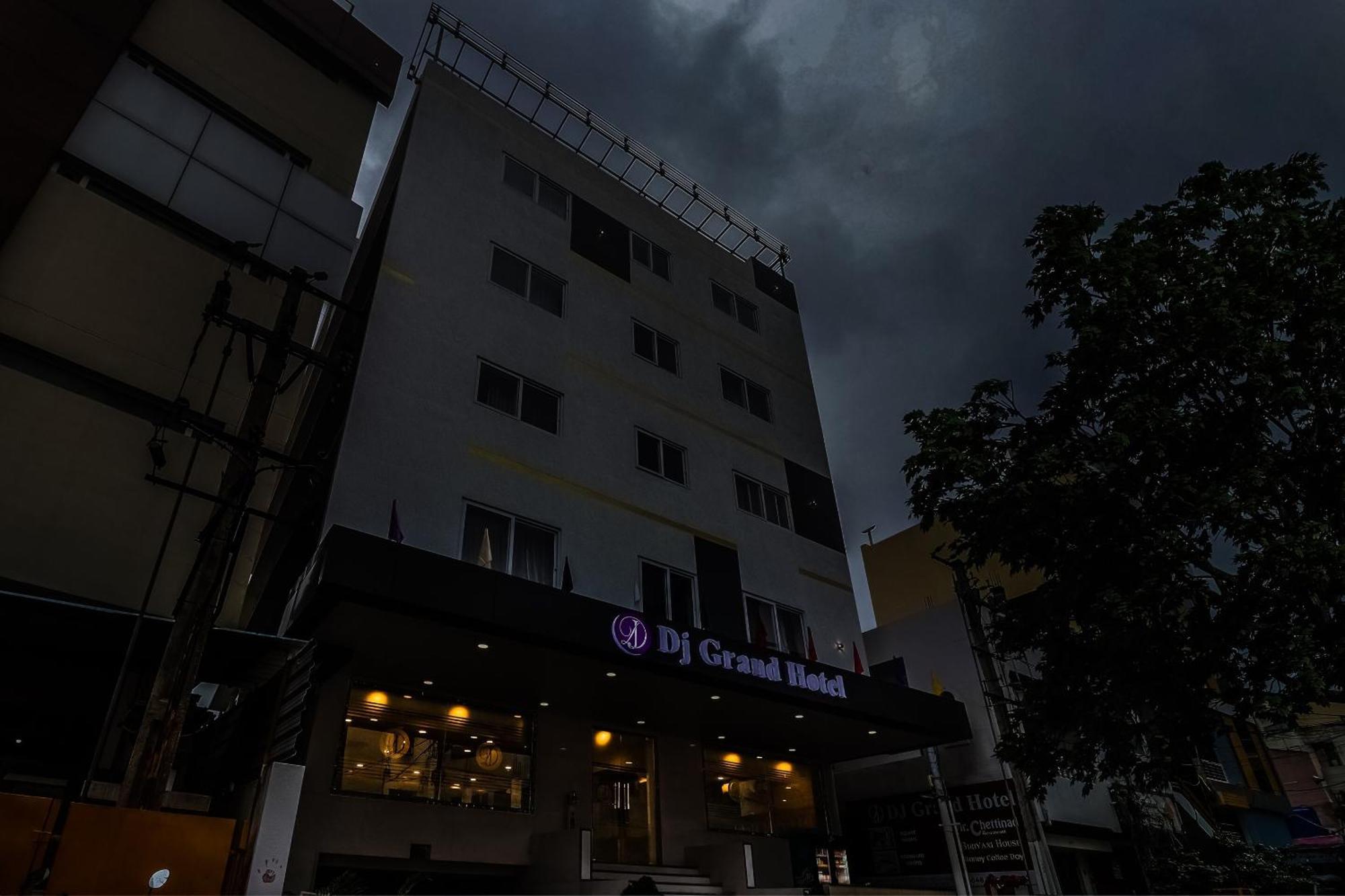 Townhouse Dj Grand Hotel Tirupati Exterior photo