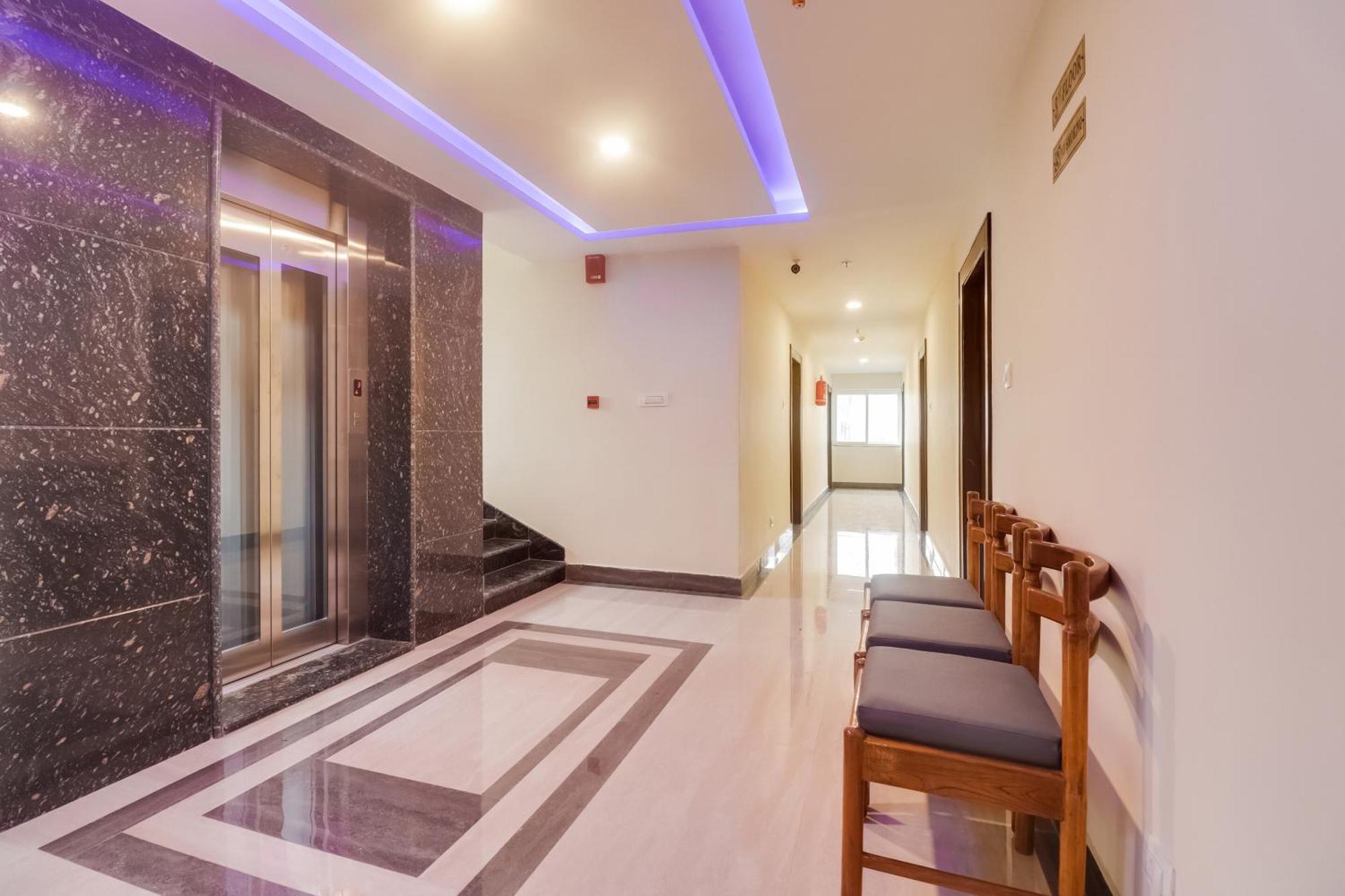 Townhouse Dj Grand Hotel Tirupati Exterior photo