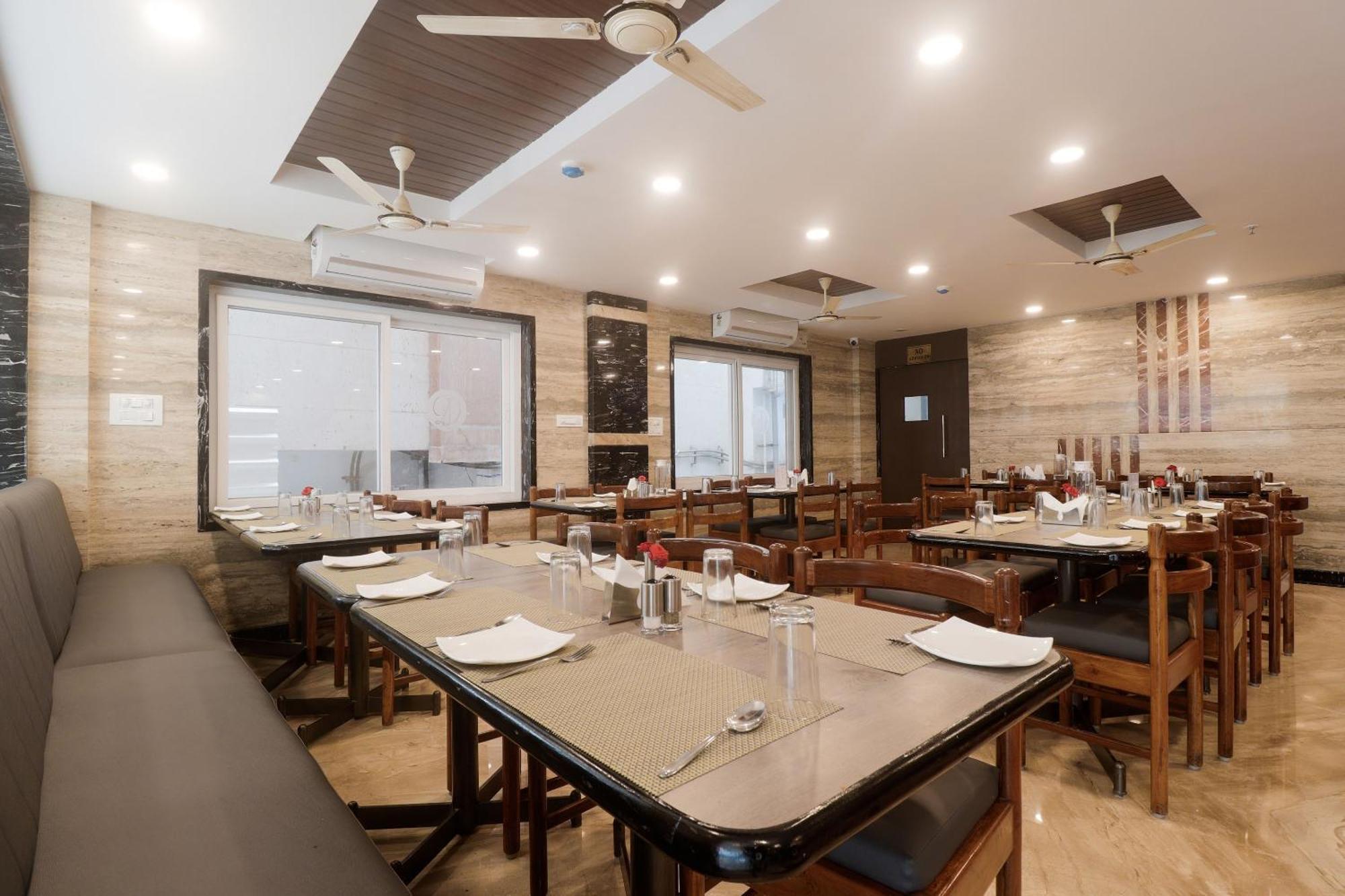 Townhouse Dj Grand Hotel Tirupati Exterior photo